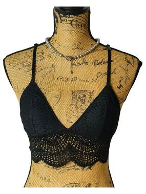 Victorias Secret S Black Lace Bralette Scalloped Trim Strappy Back Lightly Pad